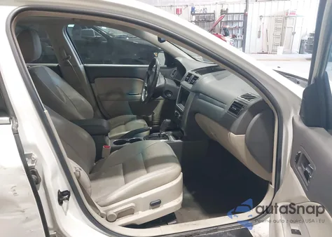 2010 Ford Fusion Hybrid from USA, damaged, VIN 3FADP0L30AR152547